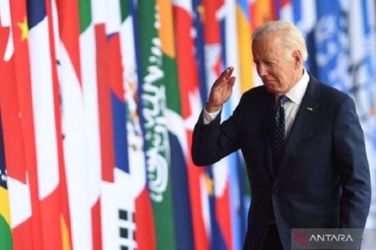 Rupiah Tertekan Akibat Mundurnya Joe Biden dari Pilpres AS 2024